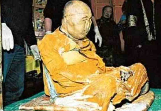 Βουδιστής μοναχός  που πέθανε το 1927… είναι ζωντανός;!